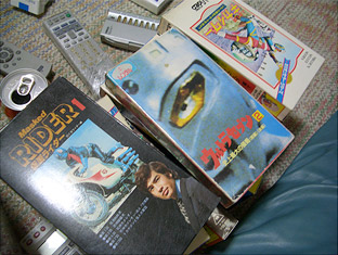 ���ƂȂ��Ă͋M�d�ȃZ���r�f�I�̃p�b�P�[�W�̐��X